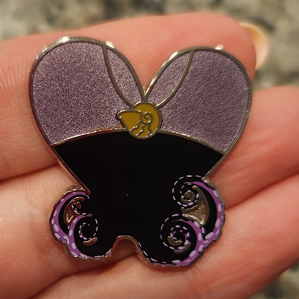 Artist Proof AP Limited Edition 340 Ursula Be My Villaintine Mystery Pin